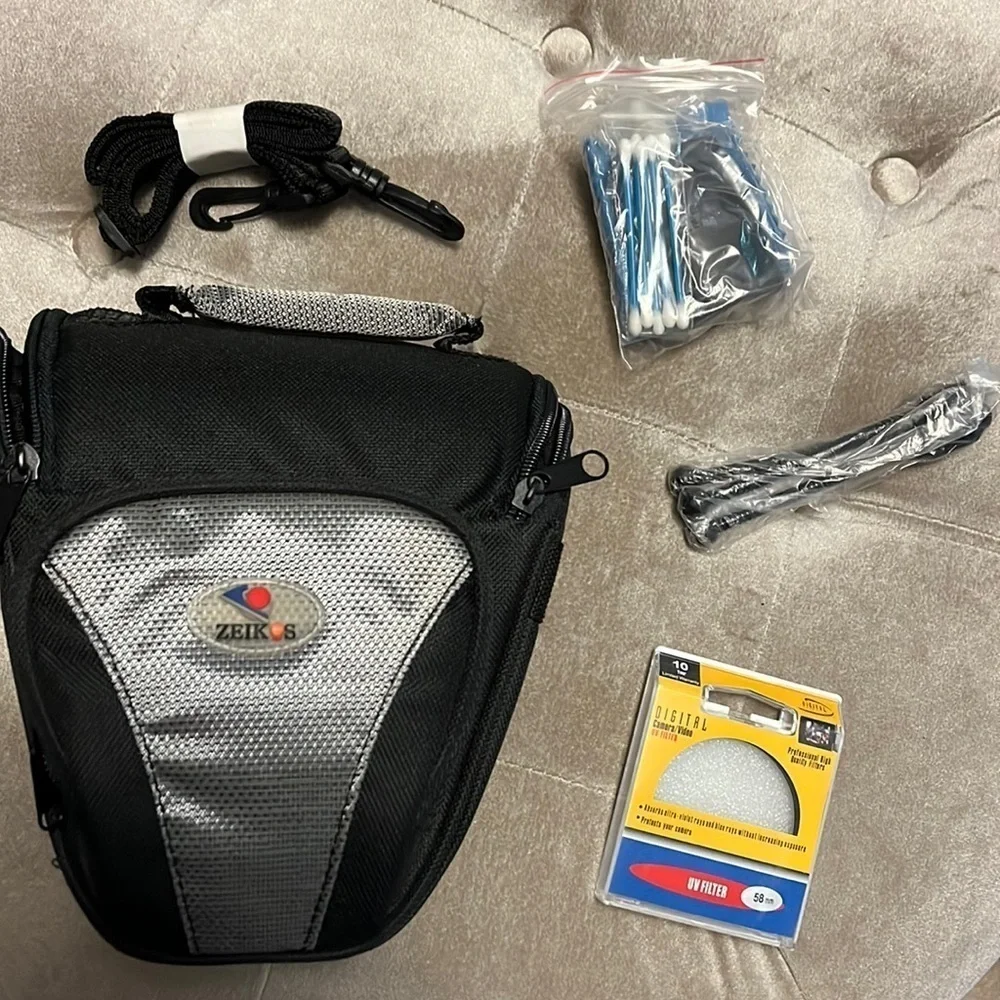 Zeikos 5 piece Digital camera bag, tripod and accessories, new
